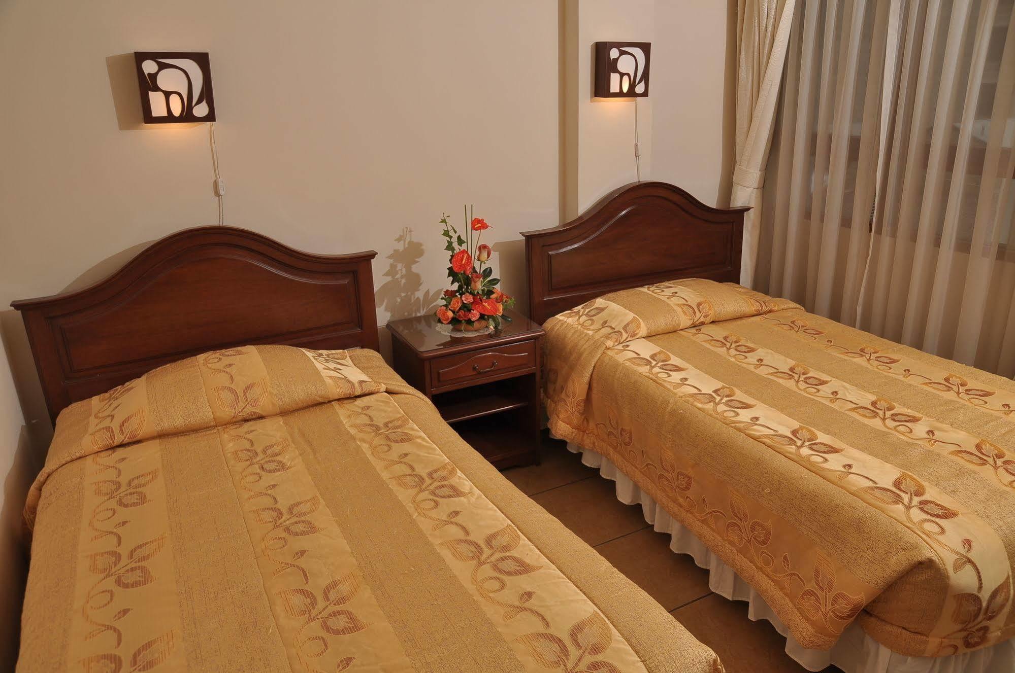 Apart Hotel Violettas Кочабамба Екстер'єр фото